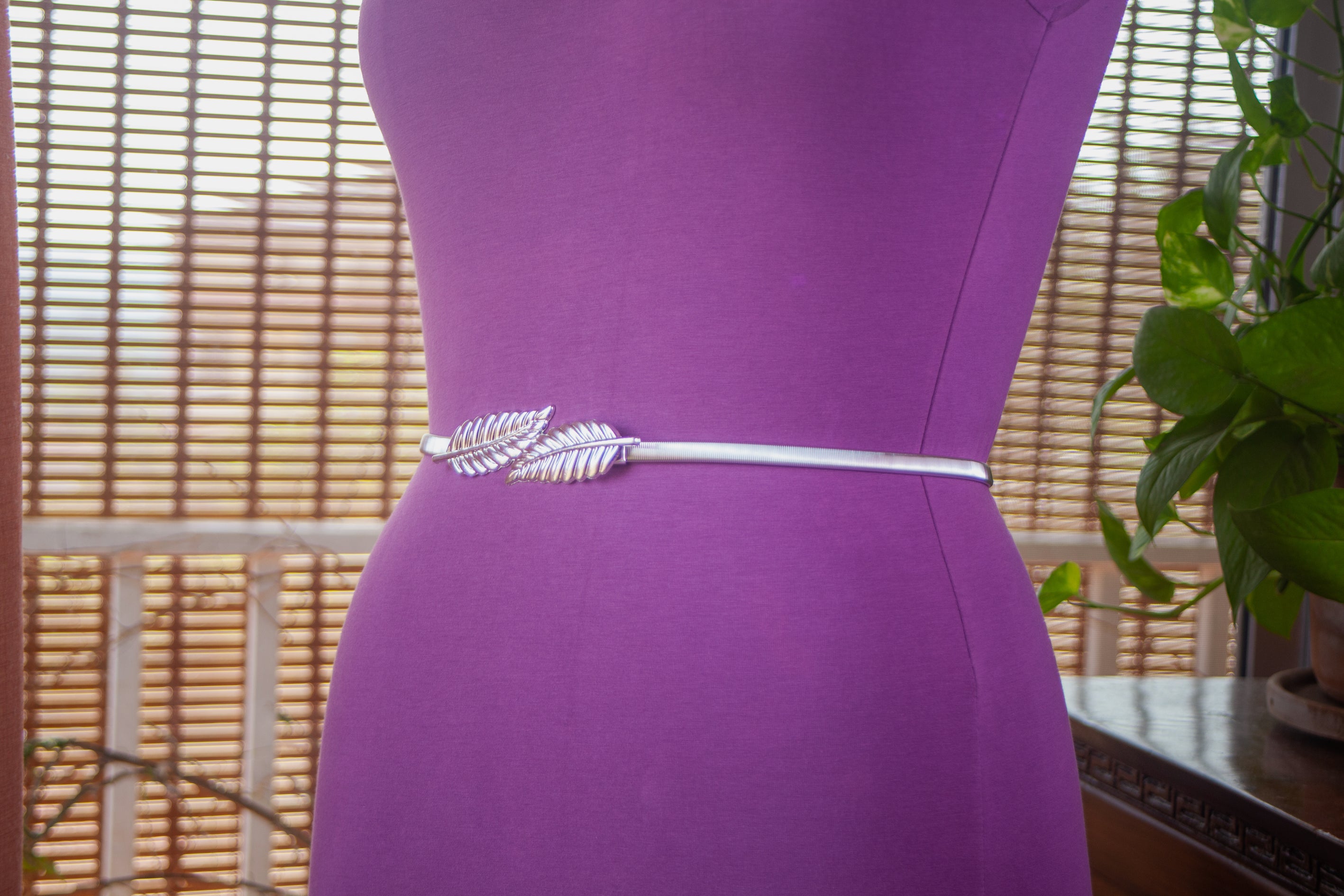Silver Metal Elastic Belt with Leaf Motif